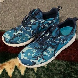 Men’s Nike Roshe sport shoes